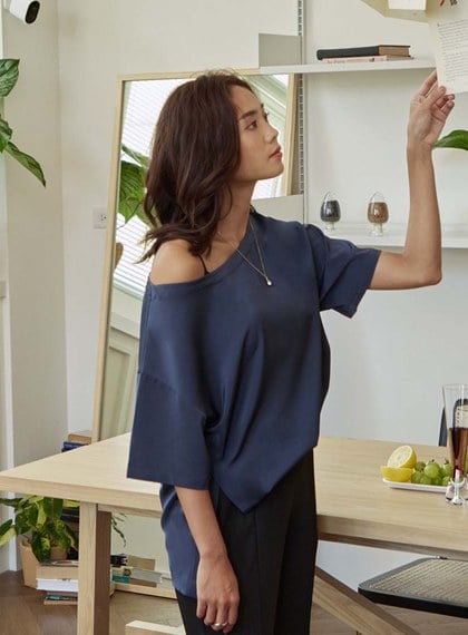 微光澤舒適落肩寬袖上衣